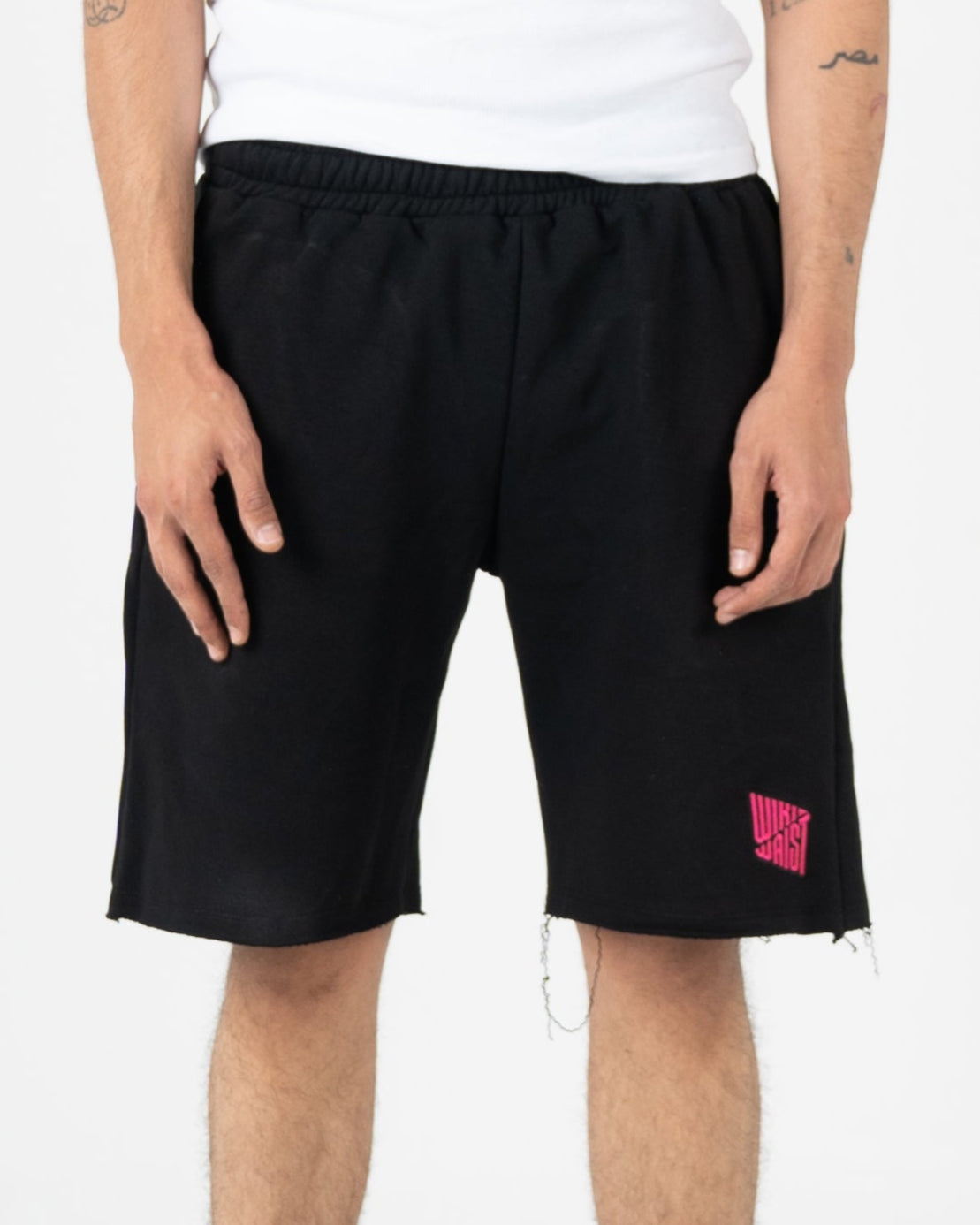 Basic short with pink logo