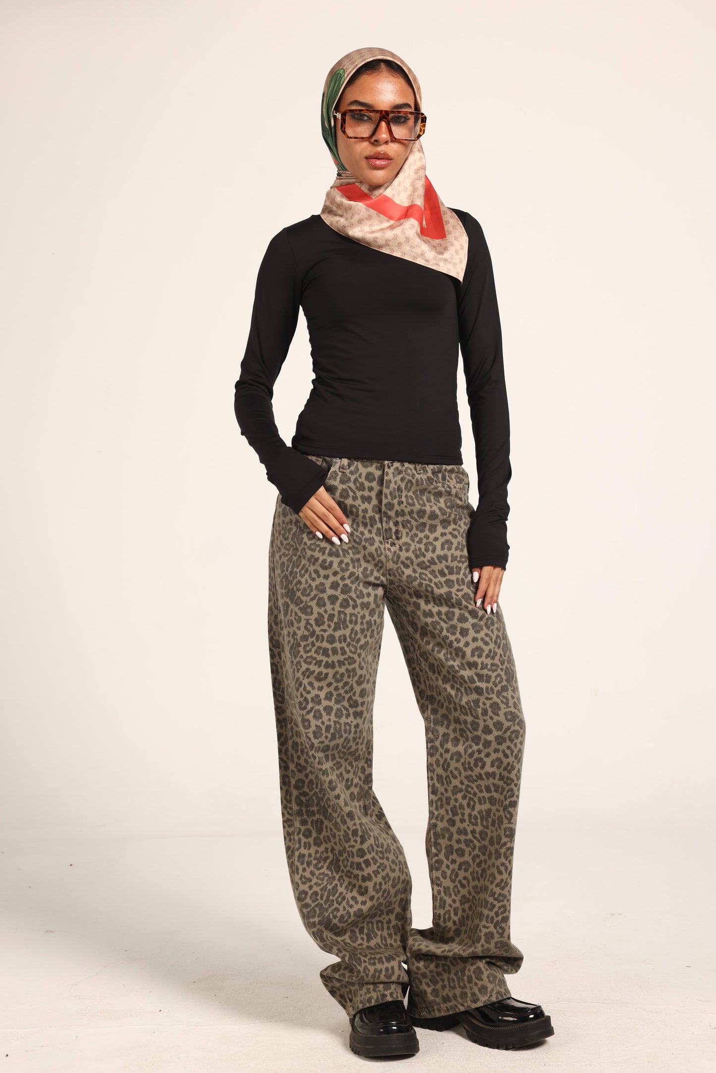 High-Waist Cheetah Print Jeans Pants "Brown"