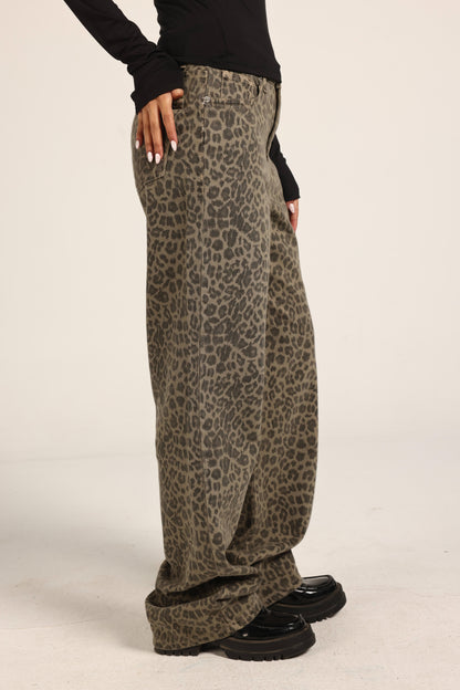 High-Waist Cheetah Print Jeans Pants "Brown"